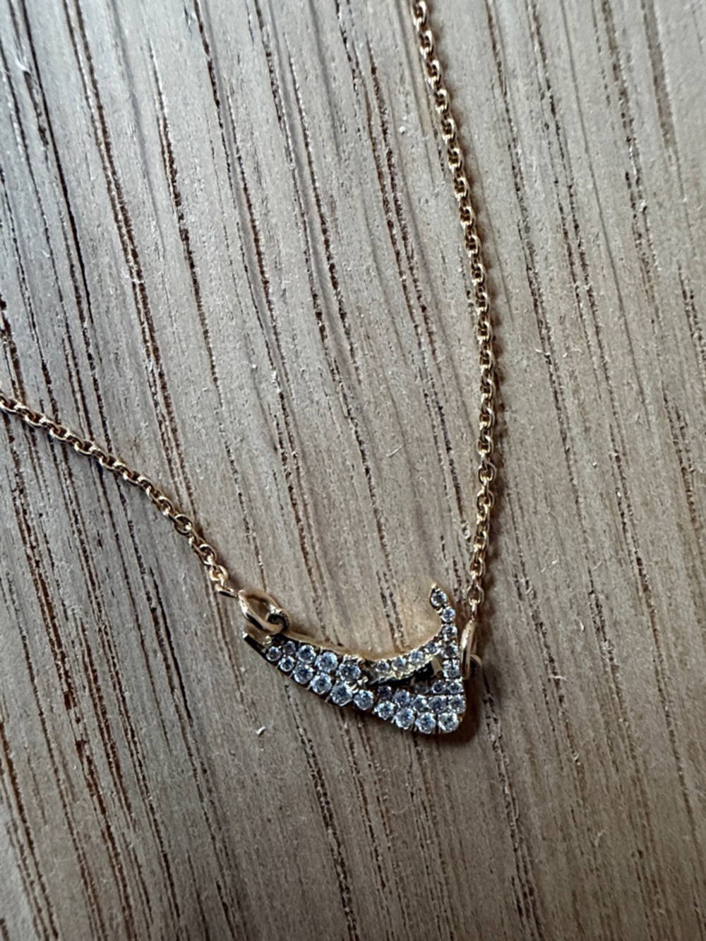 18K Solid Yellow Gold and Diamonds Nantucket Island Necklace.